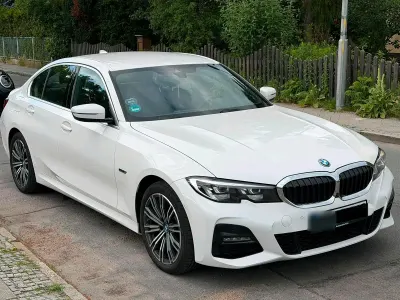 Gebraucht BMW 320e M Sport 204 PS (150 kW) 2022 Weiß Limousine