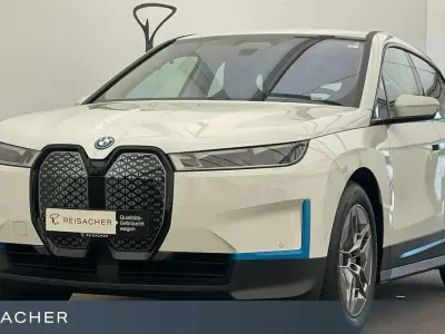 Gebraucht BMW iX Performance 384 kW (523 PS) 2022 Alpinweiß uni SUV