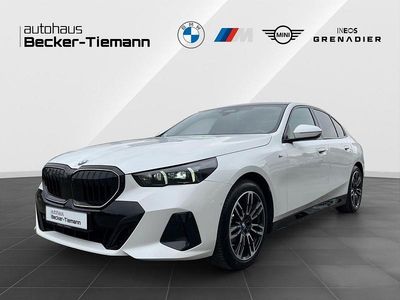 Weiß Gebraucht 2024 BMW 520 Comfort Edition Limousine | 55.910 € (Teuer)