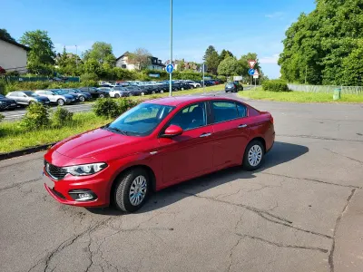 Gebraucht Fiat Tipo 95 PS (69 kW) 2020 Rot Limousine