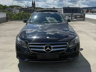 Gebraucht Mercedes E220 Avantgarde 194 PS (142 kW) 2016 Schwarz Limousine