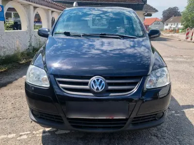 Gebraucht VW Fox 54 PS (39 kW) 2007 Schwarz Kleinwagen