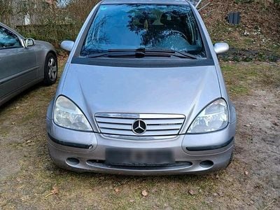 Grau Gebraucht 2000 Mercedes A160 Kleinwagen | 1.000 € (Guter Preis)