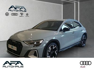 Pfeilgrau perleffekt Gebraucht 2024 Audi A3 Ambiente Limousine | 40.282 € (Fairer Preis)