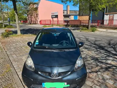Brugt Toyota Aygo 68 HK (50 kW) 2008 Grå Hatchback