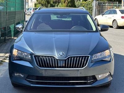 Grau Gebraucht 2015 Skoda Superb Kombi | 5.499 € (Teuer)