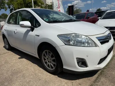 Gebraucht Toyota Auris Hybrid Life+ 99 PS (72 kW) 2011 Weiß Limousine