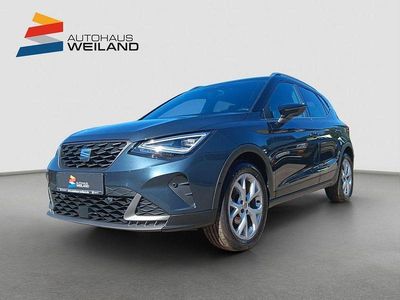 Magnetic grau metallic / dach midnight schwarz metallic Gebraucht 2022 Seat Arona FR SUV | 15.899 € (Fairer Preis)