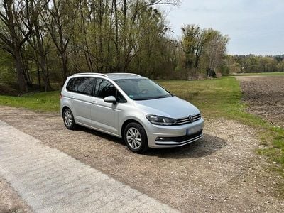 Gebraucht VW Touran Comfortline 150 PS (110 kW) 2021 Grau Van / Kleinbus