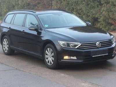 Gebraucht VW Passat Trendline 150 PS (110 kW) 2017 Schwarz Kombi
