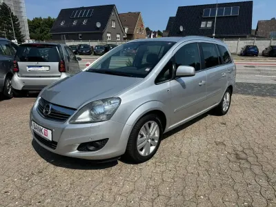 Gebraucht Opel Zafira 110 PS (80 kW) 2011 Silber Van / Kleinbus
