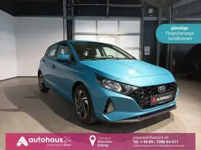 Gebraucht Hyundai i20 Trend 101 PS (74 kW) 2023 Blau Kleinwagen