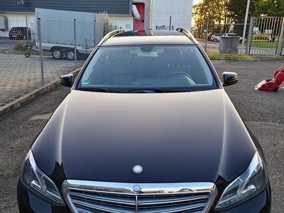 Schwarz Gebraucht 2014 Mercedes E200 Kombi | 9.999 € (Fairer Preis)