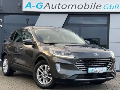 Usata Ford Kuga Titanium 190 CV (139 kW) 2020 Grigio SUV