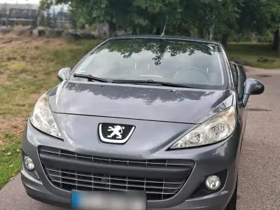 Gebraucht Peugeot 207 CC 120 PS (88 kW) 2012 Grau Cabrio