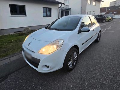 Gebraucht Renault Clio II 75 PS (55 kW) 2011 Weiß Kleinwagen