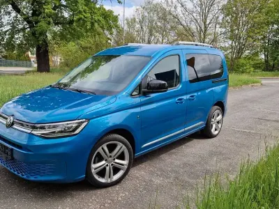 Gebraucht VW Caddy Highline 114 PS (83 kW) 2021 Blau Van / Kleinbus