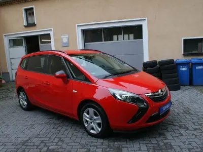 Gebraucht Opel Zafira Tourer Edition 140 PS (102 kW) 2015 Rot Van / Kleinbus
