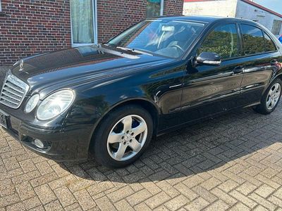 Schwarz Gebraucht 2006 Mercedes E200 Limousine | 3.450 € (Fairer Preis)