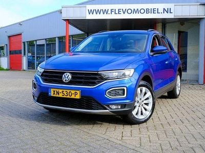 Begagnad VW T-Roc Style 116 HK (85 kW) 2018 Blå SUV