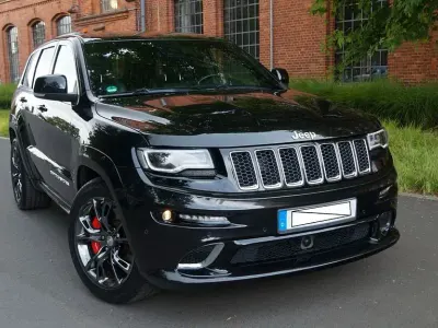 Käytetty Jeep Grand Cherokee SRT 468 HP (344 kW) 2013 Musta Katumaasturi