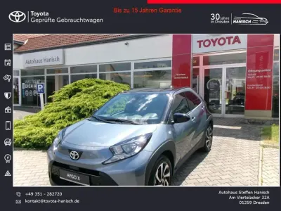 Neu Toyota Aygo X 72 PS (52 kW) 2025 Celestite grey met/sky black SUV