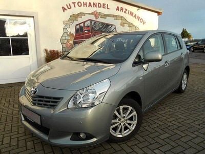 Grau Gebraucht 2011 Toyota Verso Edition Van / Kleinbus | 9.790 € (Etwas zu teuer)