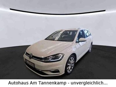 Weiß Gebraucht 2020 VW Golf VII Highline Kombi | 17.590 € (Fairer Preis)