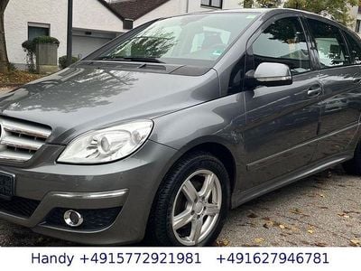 Gebraucht Mercedes B180 109 PS (80 kW) 2008 Mountaingrau Van / Kleinbus