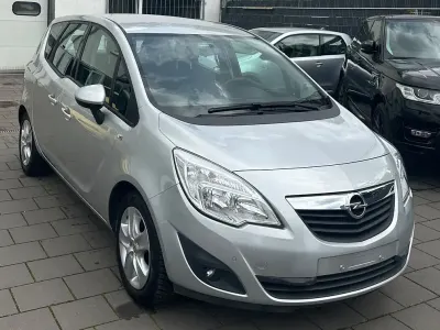 Gebraucht Opel Meriva Edition 120 PS (88 kW) 2011 Silber Van / Kleinbus