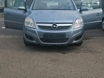 Second-hand Opel Zafira 115 CP (84 kW) 2009 Albastru Monovolum