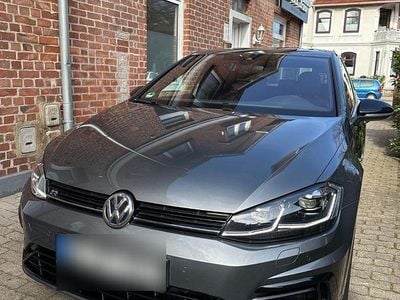 Second-hand VW Golf VII R 300 CP (220 kW) 2019 Gri Berlinǎ