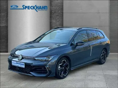Gebraucht VW Golf VIII R-line 150 PS (110 kW) 2024 Delfingrau metallic Kombi