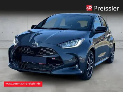 Neu Toyota Yaris Sport 131 PS (96 kW) 2026 Grau Kleinwagen
