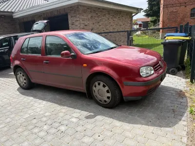 Gebraucht VW Golf III Basis 75 PS (55 kW) 1999 Rot Limousine