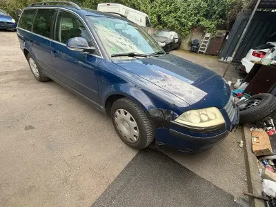 Gebraucht VW Passat 116 PS (85 kW) 2004 Blau Kombi
