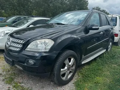 Gebraucht Mercedes ML280 190 PS (139 kW) 2008 Schwarz SUV