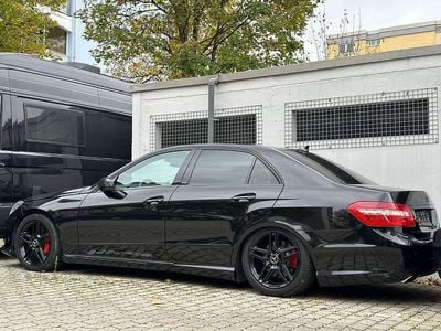 Gebraucht Mercedes E500 555 PS (408 kW) 2012 Schwarz Limousine
