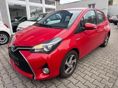 Gebraucht Toyota Yaris Hybrid Edition-S 101 PS (74 kW) 2016 Rot Limousine