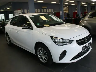 Używany Opel Corsa Edition 75 KM (55 kW) 2022 Biały Hatchback