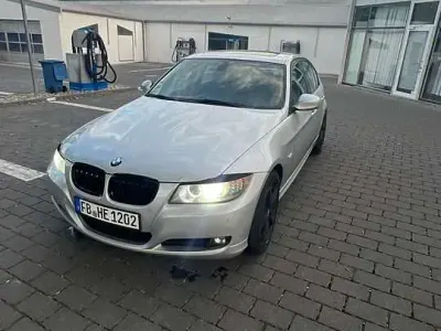 Gebraucht BMW 318 Exclusive 143 PS (105 kW) 2010 Limousine