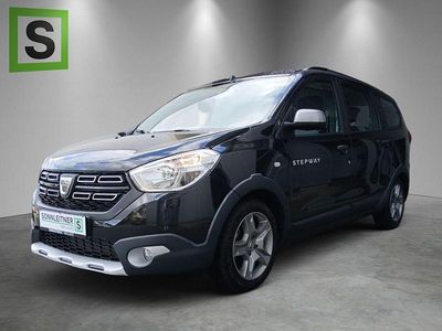 Schwarz Gebraucht 2022 Dacia Lodgy Stepway Van / Kleinbus | 15.990 € (Fairer Preis)
