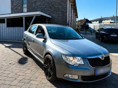 Gebraucht Skoda Superb 166 PS (122 kW) 2013 Grau Limousine
