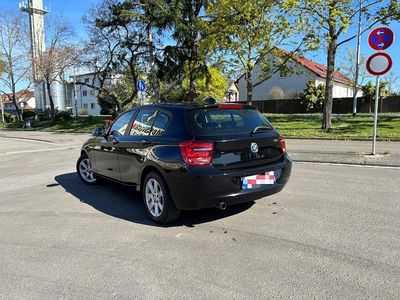Gebraucht BMW 116 Sport Line 138 PS (101 kW) 2015 Schwarz Kleinwagen