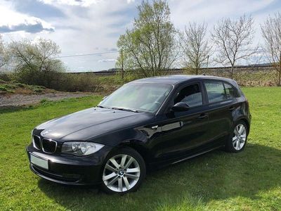 Gebraucht BMW 116 122 PS (89 kW) 2009 Schwarz Kleinwagen