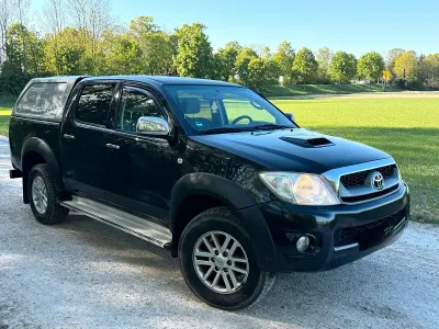 Second-hand Toyota HiLux Executive 171 CP (125 kW) 2011 Negru Pickup