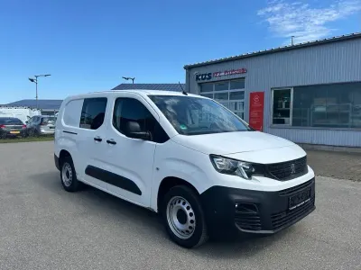 Gebraucht Peugeot Partner Premium 131 PS (96 kW) 2020 Weiß Van / Kleinbus