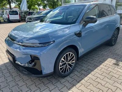 Neu Leapmotor B10 218 PS (160 kW) 2026 Blau SUV