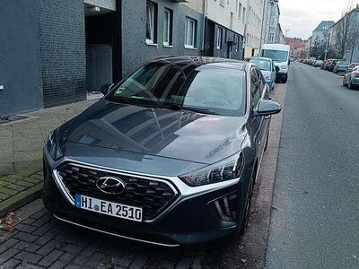 Grau Gebraucht 2019 Hyundai Ioniq Premium Kleinwagen | 15.800 € (Teuer)