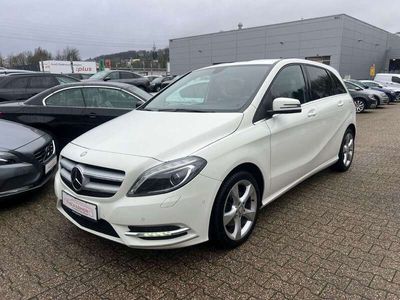 gebraucht Mercedes B180 *NAVI *SHZ *PDC *KLIMA *TEILLEDER *MFL*LMF